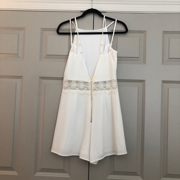 White romper - Picture 2 of 3